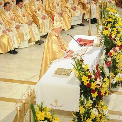 24 iunie: Iaşi: Hirotonirea a 29 de preoţi