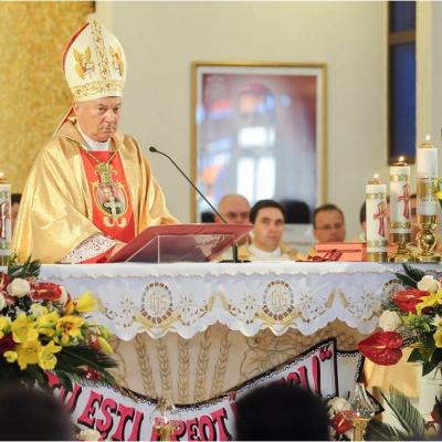 24 iunie: Iaşi: Hirotonirea a 29 de preoţi
