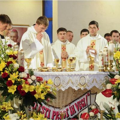 24 iunie: Iaşi: Hirotonirea a 29 de preoţi