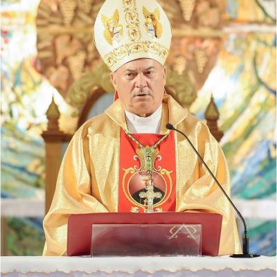 24 iunie: Iaşi: Hirotonirea a 29 de preoţi