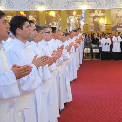 24 iunie: Iaşi: Hirotonirea a 29 de preoţi