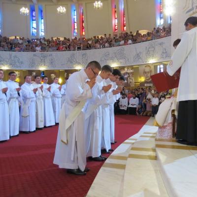 24 iunie: Iaşi: Hirotonirea a 29 de preoţi