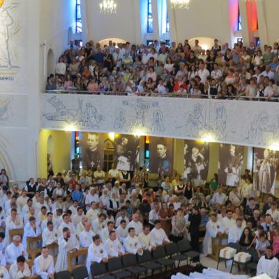 24 iunie: Iaşi: Hirotonirea a 29 de preoţi