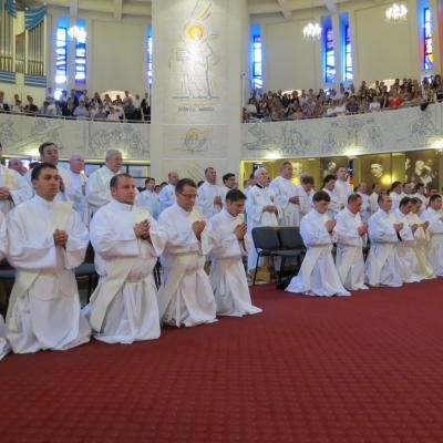 24 iunie: Iaşi: Hirotonirea a 29 de preoţi