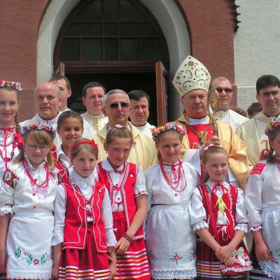 27 iunie: Poiana Micului: Jubileul bisericii "Preasfânta Inimă a lui Isus"