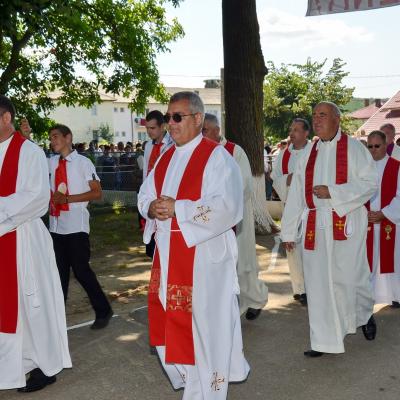 28 iunie: Călugăreni şi Roşiori: Administrarea sfântului Mir