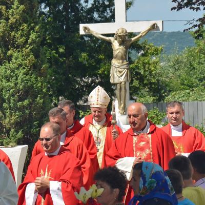 28 iunie: Călugăreni şi Roşiori: Administrarea sfântului Mir