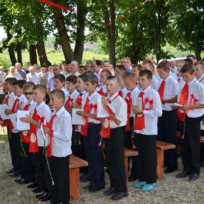 28 iunie: Călugăreni şi Roşiori: Administrarea sfântului Mir