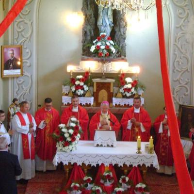 28 iunie: Călugăreni şi Roşiori: Administrarea sfântului Mir