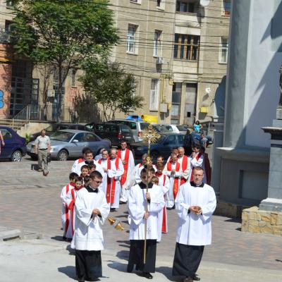 29 iunie: Bacău: Hramul bisericii "Sfinţii Petru şi Paul"