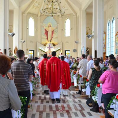 29 iunie: Adjud: Primiţia primului preot din comunitatea "Schimbarea la Faţă"