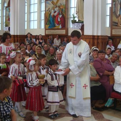 30 iunie - 7 iulie: Gioseni: Campusul "Vara împreună"
