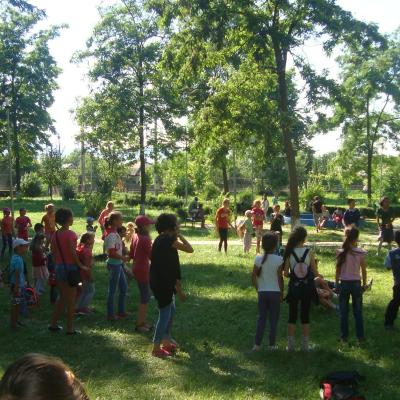 30 iunie - 7 iulie: Gioseni: Campusul "Vara împreună"