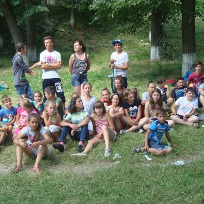 30 iunie - 7 iulie: Gioseni: Campusul "Vara împreună"