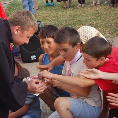 2-6 iulie: Oţeleni: Campus "Colorează-ti viaţa"