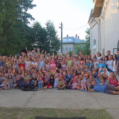 2-6 iulie: Oţeleni: Campus "Colorează-ti viaţa"