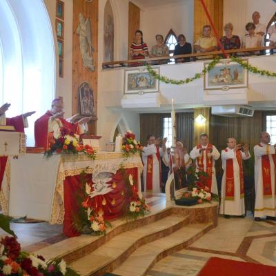 5 iulie: Paşcani: Conferirea sfântului Mir