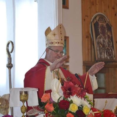 5 iulie: Paşcani: Conferirea sfântului Mir