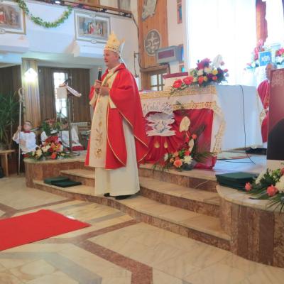 5 iulie: Paşcani: Conferirea sfântului Mir
