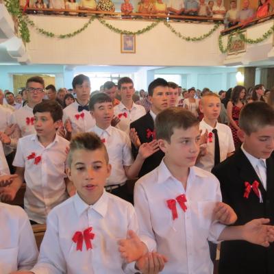 5 iulie: Paşcani: Conferirea sfântului Mir