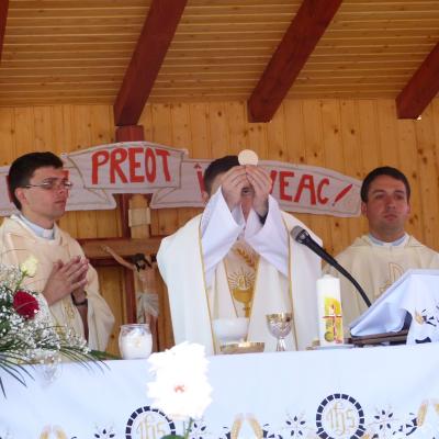 6 iulie: Ploscuţeni: Primiţia părintelui Daniel Ioniţă