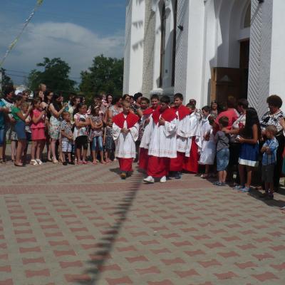 6 iulie: Tuta: Prima Sfântă Împărtăşanie