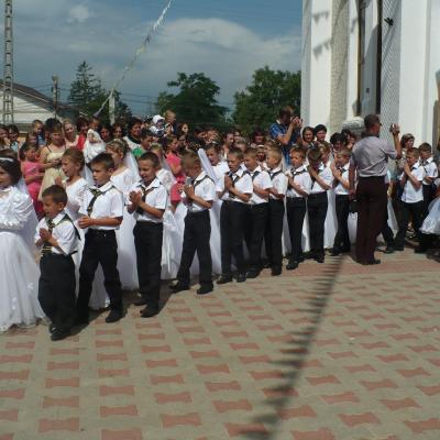 6 iulie: Tuta: Prima Sfântă Împărtăşanie