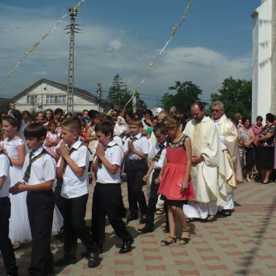 6 iulie: Tuta: Prima Sfântă Împărtăşanie