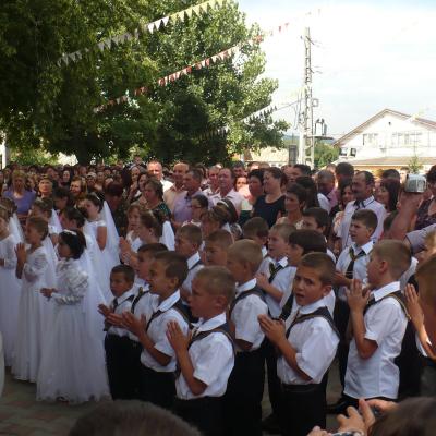 6 iulie: Tuta: Prima Sfântă Împărtăşanie