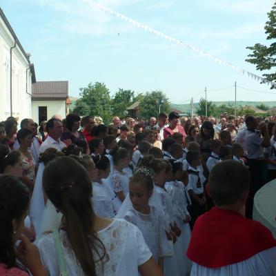6 iulie: Tuta: Prima Sfântă Împărtăşanie