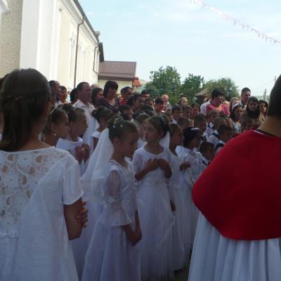 6 iulie: Tuta: Prima Sfântă Împărtăşanie