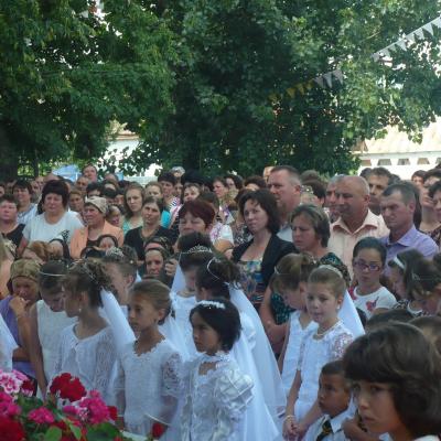 6 iulie: Tuta: Prima Sfântă Împărtăşanie