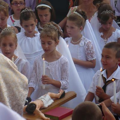 6 iulie: Tuta: Prima Sfântă Împărtăşanie