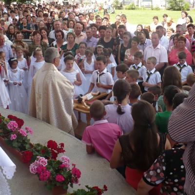 6 iulie: Tuta: Prima Sfântă Împărtăşanie