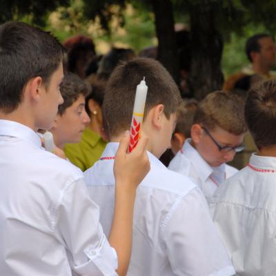 12 iulie: Huşi "Sfântul Anton": Administrarea sacramentului sfântului Mir