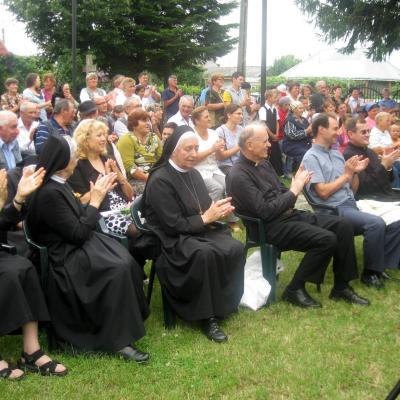 12 iulie: Schineni: Jubilee de 10, 50 şi 60 de ani