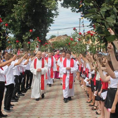 13 iulie: Răchiteni: Conferirea Mirului, o nouă zi de Rusalii