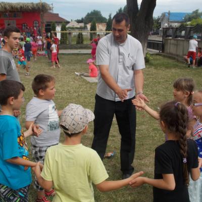 14-20 iulie: Adjudeni: Campus pentru copii