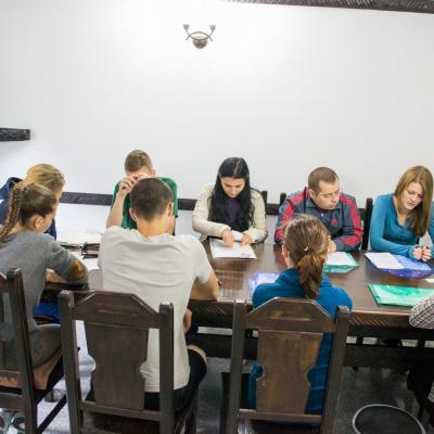 21-25 iulie: Tineri din Iaşi "Sfânta Tereza" în campus la Gura Humorului, cu gândul la fericitul Anton Durcovici
