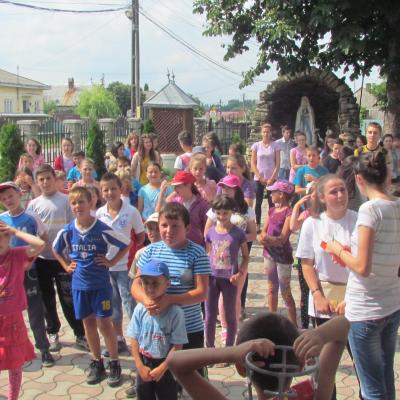 23-27 iulie: Luncaşi: Campusul pentru copii "Colorează-ţi viaţa!"
