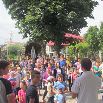 23-27 iulie: Luncaşi: Campusul pentru copii "Colorează-ţi viaţa!"