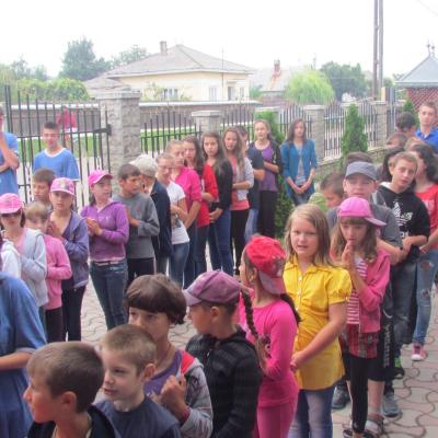 23-27 iulie: Luncaşi: Campusul pentru copii "Colorează-ţi viaţa!"