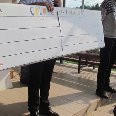 23-27 iulie: Luncaşi: Campusul pentru copii "Colorează-ţi viaţa!"
