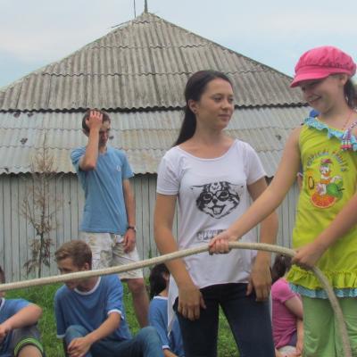23-27 iulie: Luncaşi: Campusul pentru copii "Colorează-ţi viaţa!"