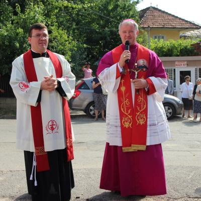 26 iulie: Huşi - Corni: Administrarea sacramentului Mirului