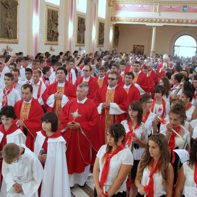 26 iulie: Huşi - Corni: Administrarea sacramentului Mirului