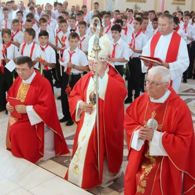 26 iulie: Huşi - Corni: Administrarea sacramentului Mirului