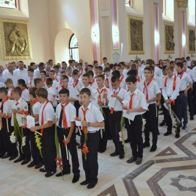 26 iulie: Huşi - Corni: Administrarea sacramentului Mirului