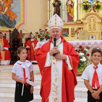 26 iulie: Huşi - Corni: Administrarea sacramentului Mirului