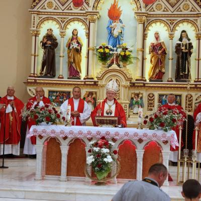 26 iulie: Huşi - Corni: Administrarea sacramentului Mirului